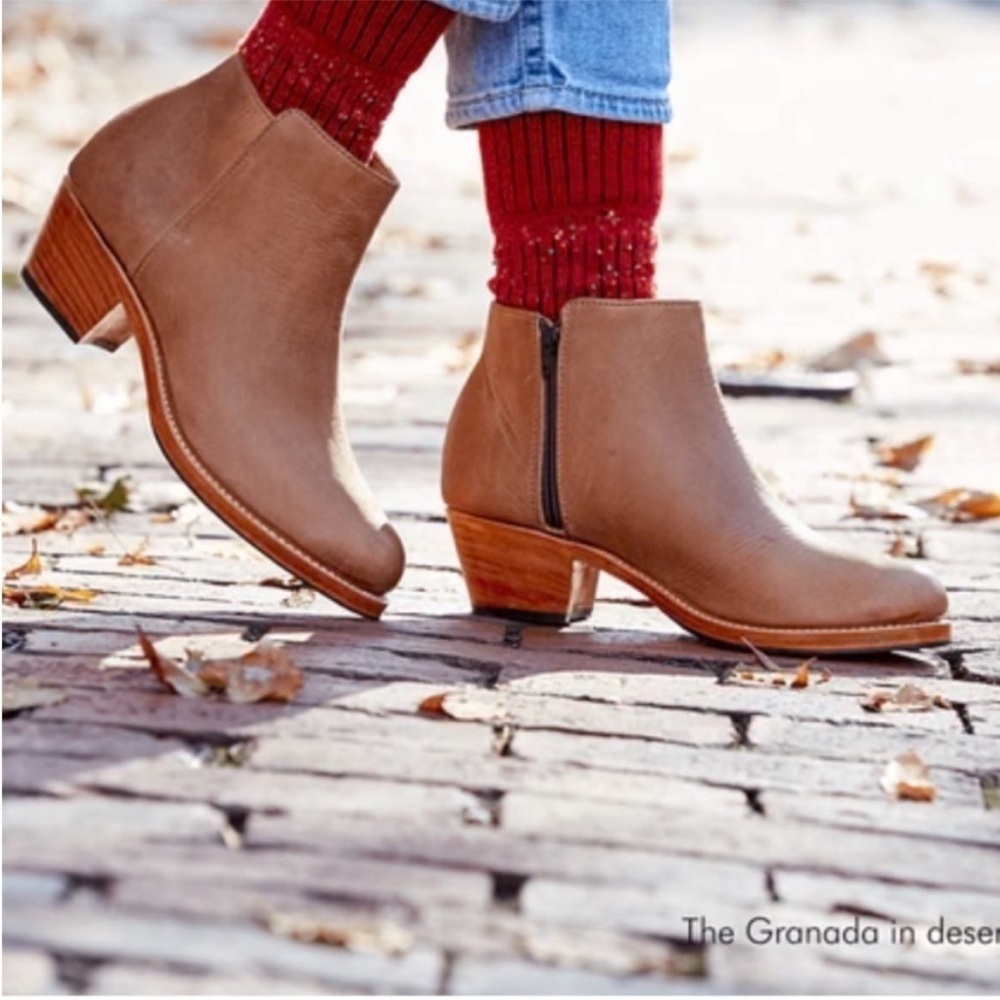 Adelante The Granada Ankle Boots in Desert Size 8B